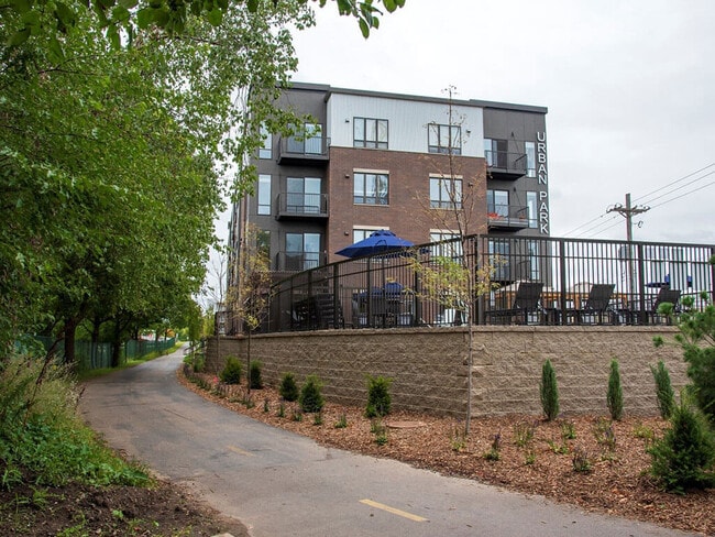 Urban Park II - Urban Park I and II Apartments