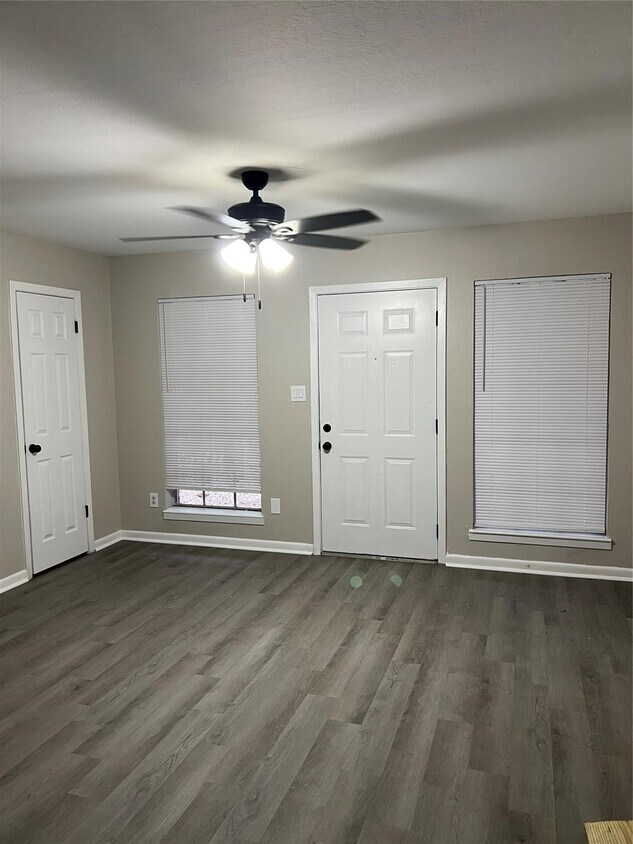 Foto principal - 910 7th Ave N