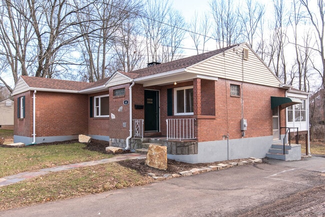 Building Photo - 68 Parsonage St