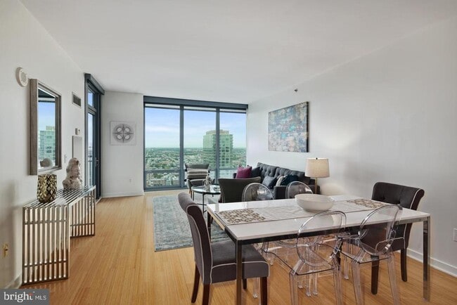 Building Photo - 2101 Market St