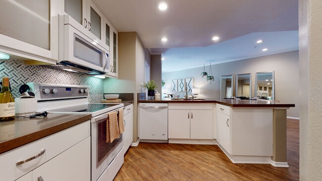 Photo - Regents La Jolla Apartments