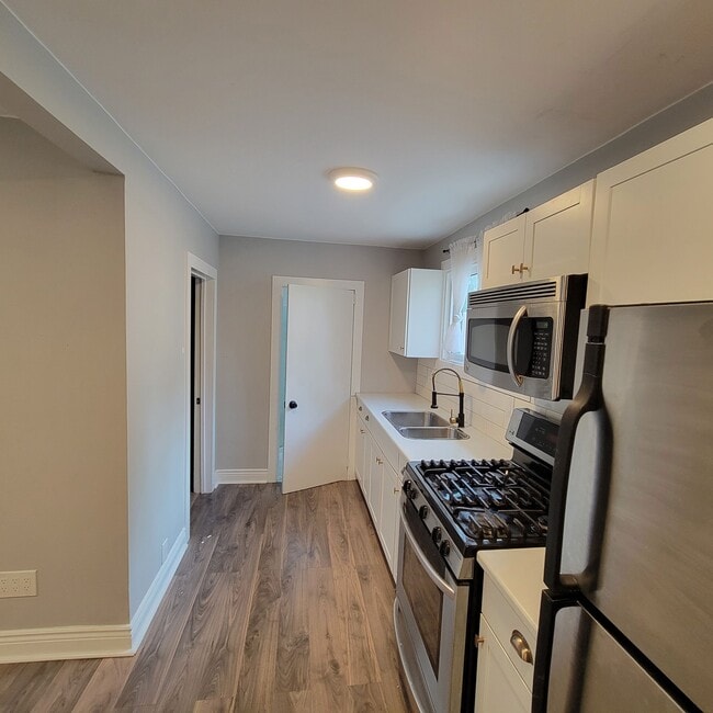 Building Photo - Beautiful Studio Apartment for Rent!