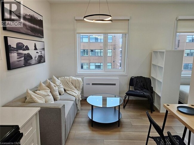 Building Photo - 268 Oakdale Ave