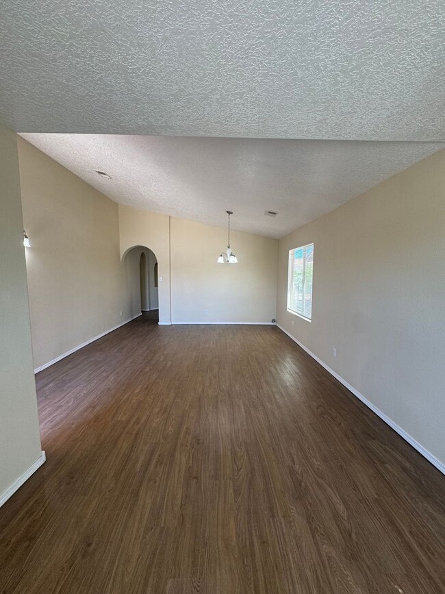 Building Photo - 800 Purple Aster Ave SW