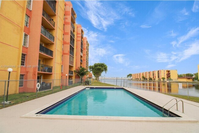 Foto del edificio - 4717 NW 7th St
