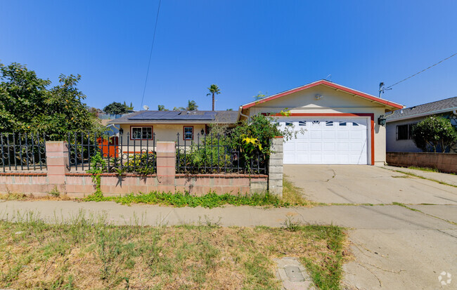 Building Photo - 2363 Fleetwood St