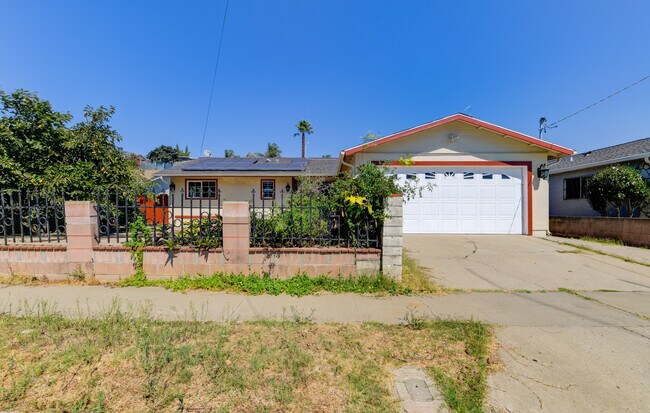 Building Photo - 2363 Fleetwood St