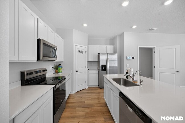 Building Photo - 14499 Macadamia Ln