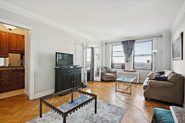 Foto del edificio - 2000 N Lincoln Park W