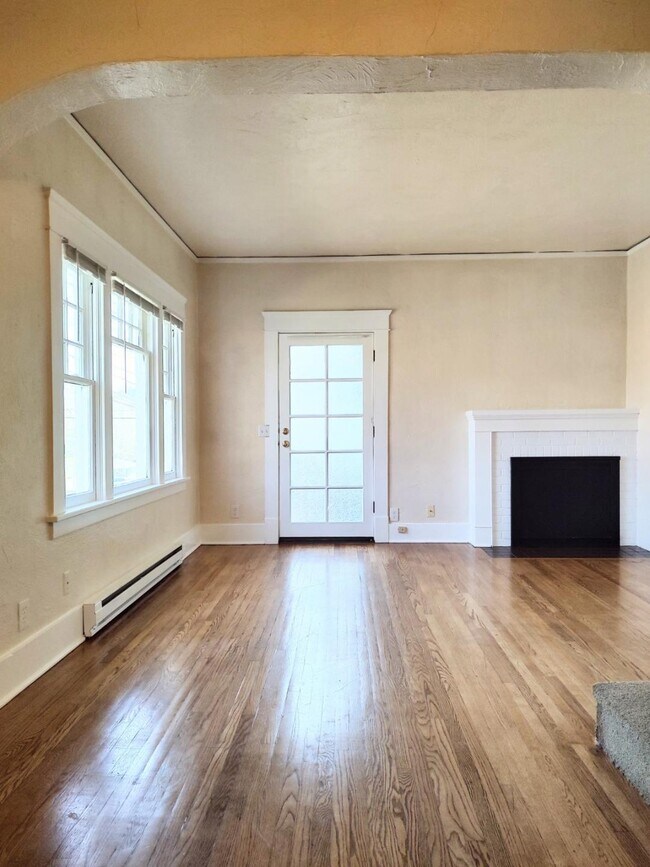 1308 E 19th Ave, Eugene, OR 97403 Townhouse for Rent in Eugene, OR