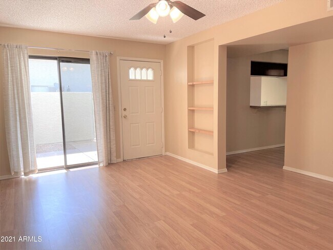 Foto del edificio - 850 S River Dr