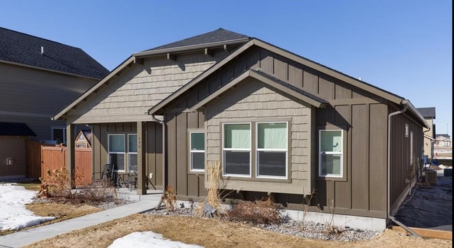 Building Photo - Beautiful house!