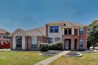 Building Photo - 2815 St Maria Dr