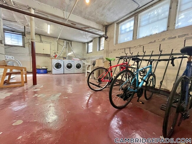 Building Photo - 37 Wendell St