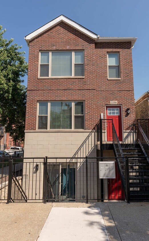 Foto principal - 2258 W Cullerton St