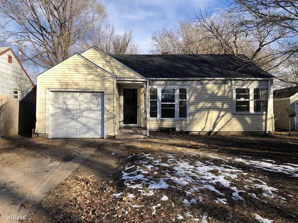 Primary Photo - 1148 N Terrace Dr