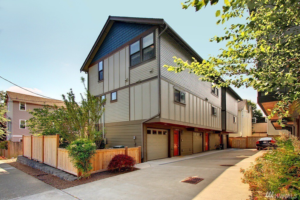 Primary Photo - 9019 Stone Ave N