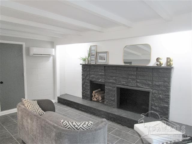 Foto del edificio - 814 Woodland Dr