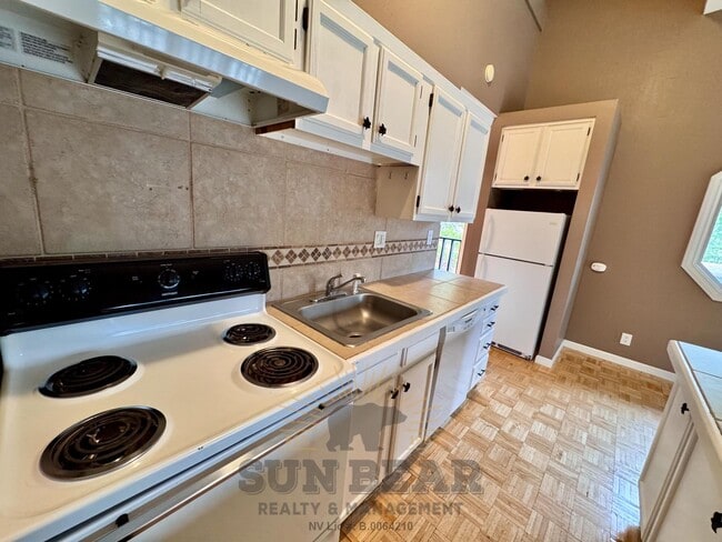 Building Photo - 1 Bedroom in Toepa