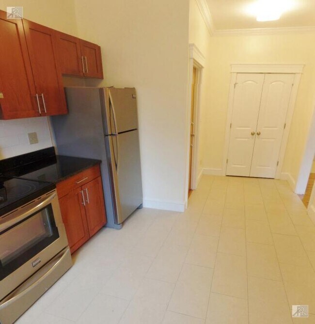 Foto del edificio - 4 bedroom in Allston MA 02134