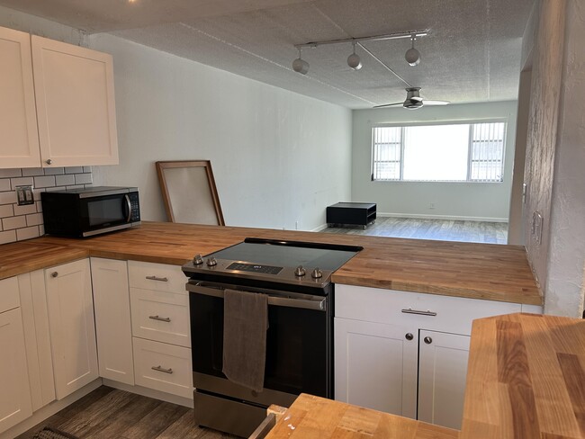 Building Photo - 4500 N Flagler Dr