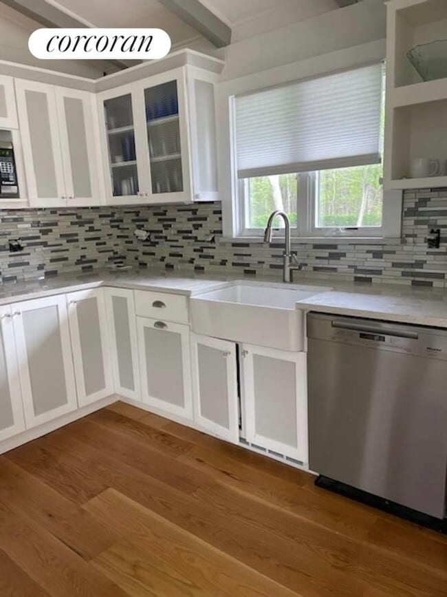 Building Photo - 86 Runnymede Dr