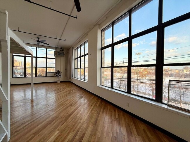 Photo - 2 Union St Apartment