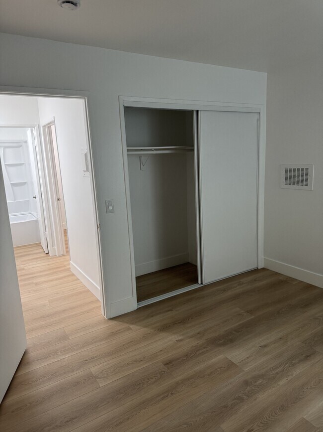 1 dormitorio - Covina Plaza Apartments