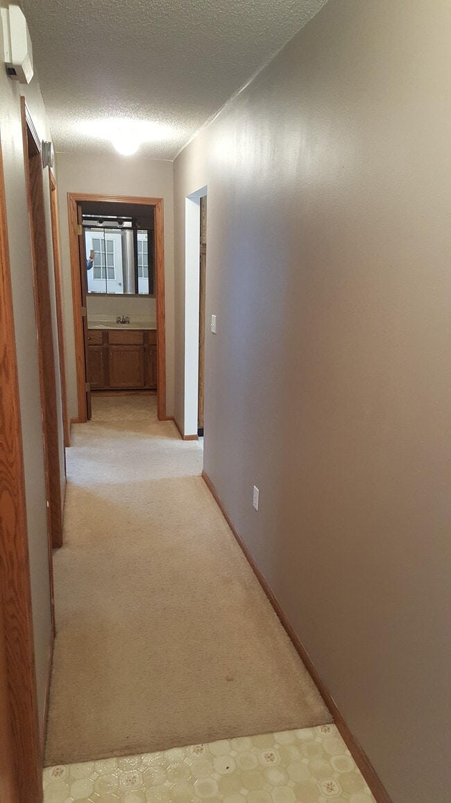 Building Photo - 3108 Mohawk Dr