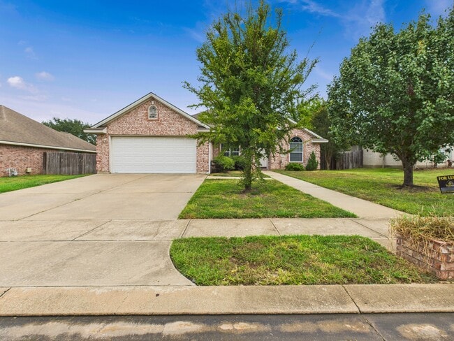 Building Photo - 3203 Von Trapp Ln