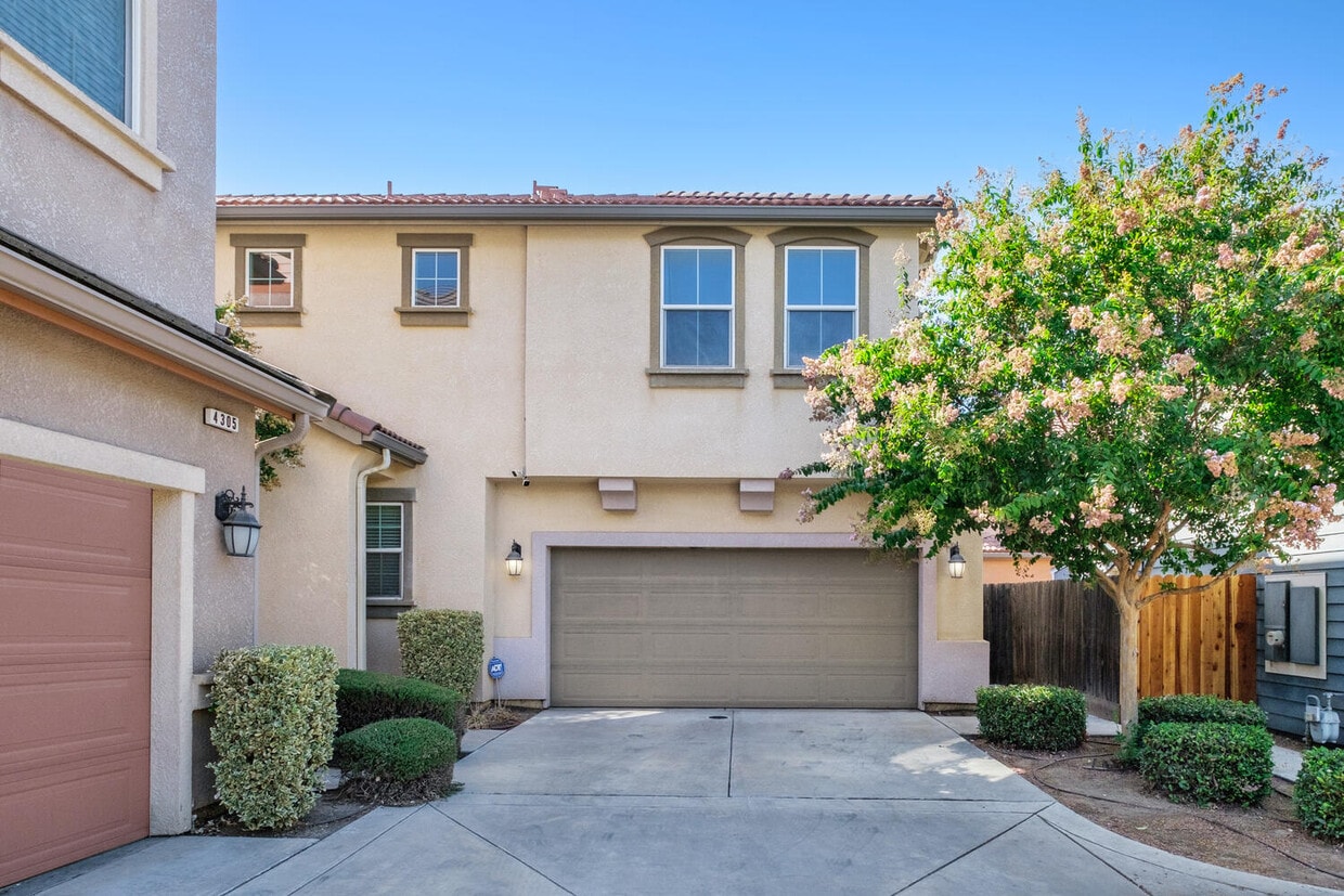 4309 W Pinsapo Dr, Fresno, CA 93722 House Rental in Fresno, CA