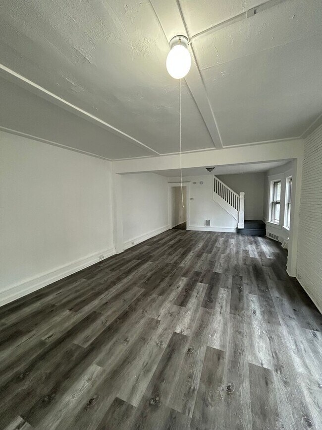 Foto del edificio - 235 Park Ln