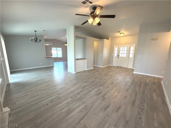 Foto del edificio - 6705 W Atwood Ave