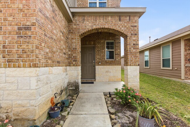 Building Photo - 5718 Savanna Pasture Rd
