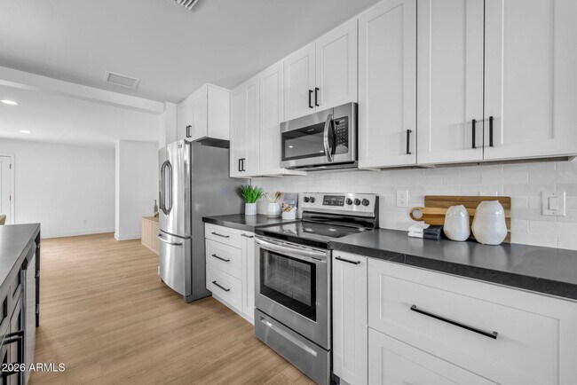 Foto del edificio - 7415 E Holly St