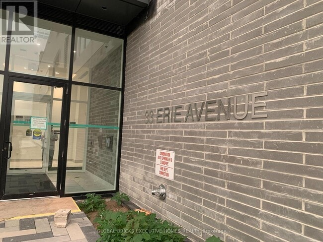 Building Photo - 33 Erie Ave