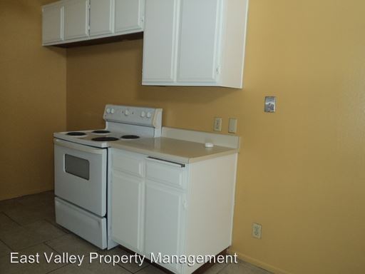 Building Photo - 1150 S Meadow Ln