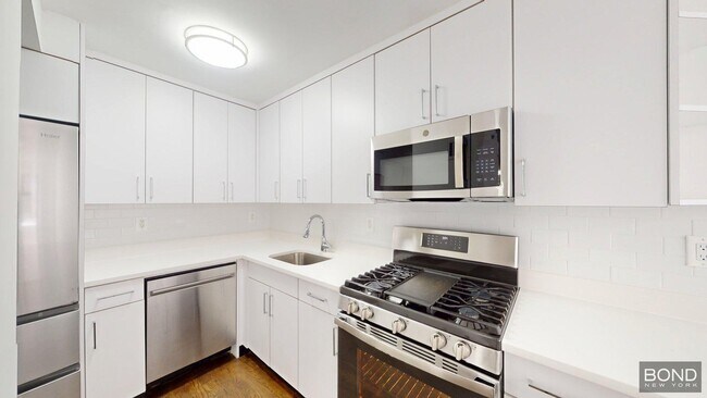 Building Photo - 405 E 56th St