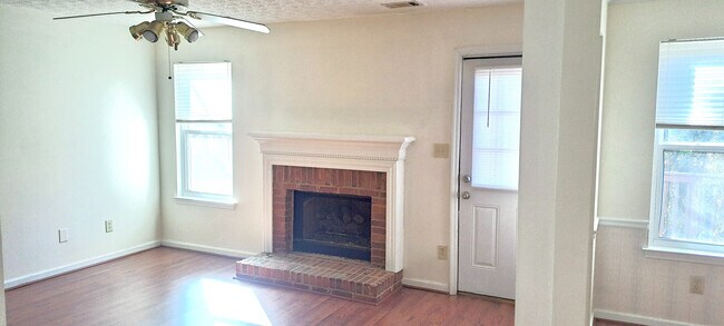 Building Photo - Room in Single Family Home on Caloosa Cove SW