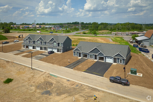 Foto aérea - Townhomes @ Oakridge Glen