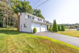 Building Photo - 308 Candlewyck Dr