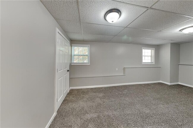 Building Photo - 20 Bridge Trail