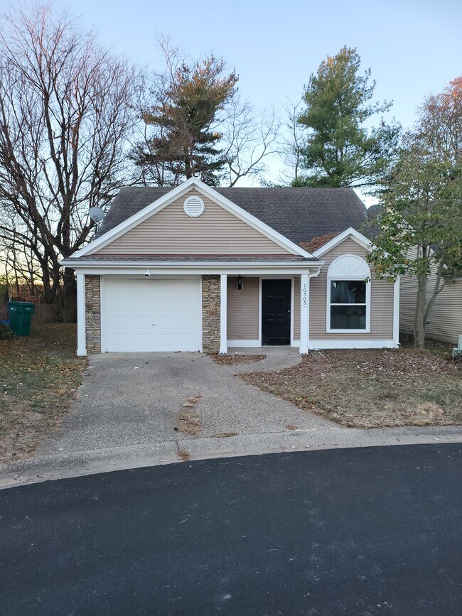Foto del edificio - 10505 Bay Pointe Ct