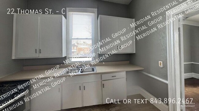 Building Photo - Charming 1BR + Study in Downtown Charleston