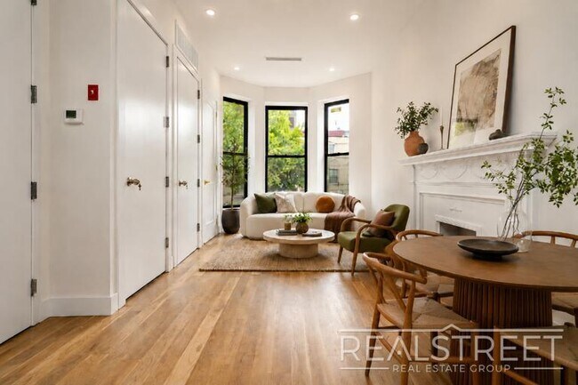 Building Photo - Spacious 1-Bedroom 1.5 Bath with Private Terrace in Crown Heights