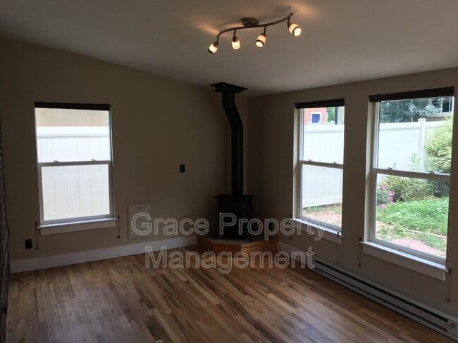 Foto del edificio - 540 S Emerson St