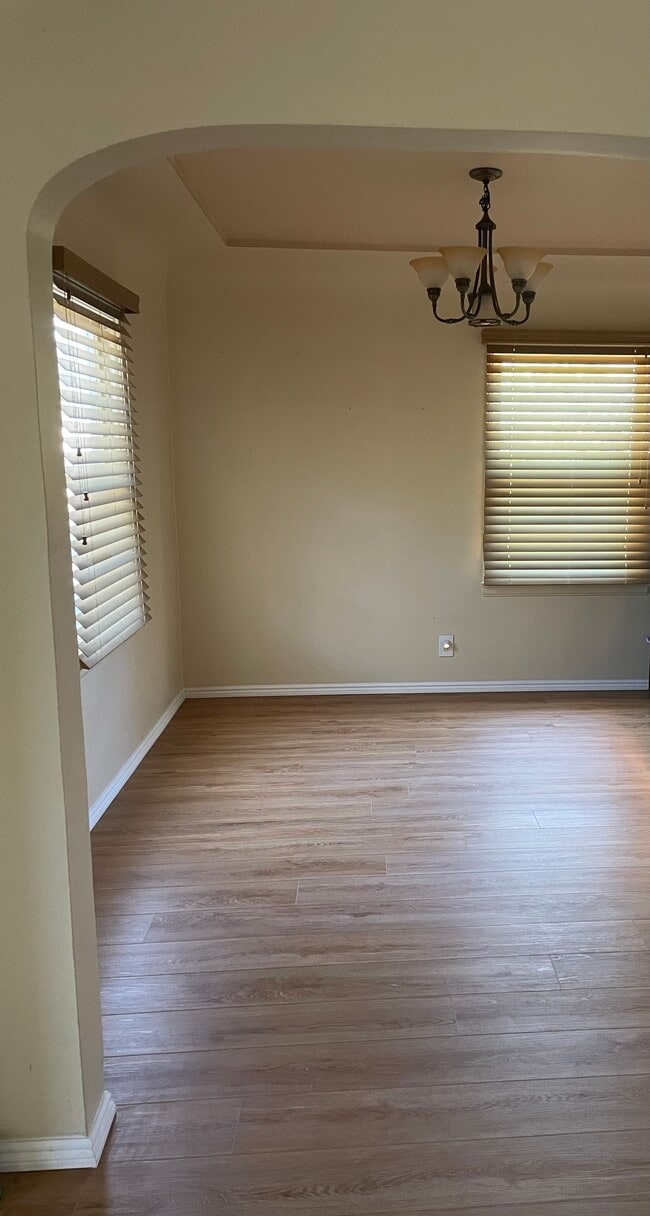 Foto del edificio - 9064 Mission Dr