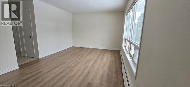 Building Photo - 23 Rutherford Dr