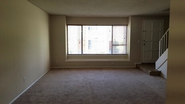 Building Photo - 15077 Varsity St
