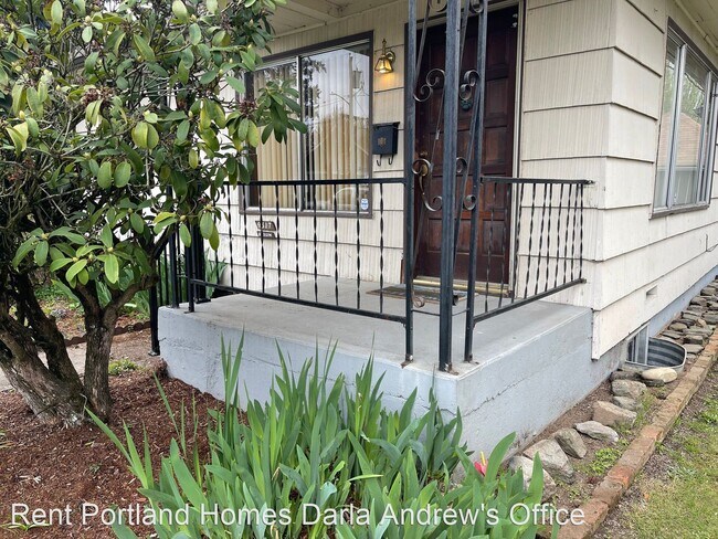 Foto del edificio - 2 br, 1.5 bath House - 9317 N Minerva Avenue
